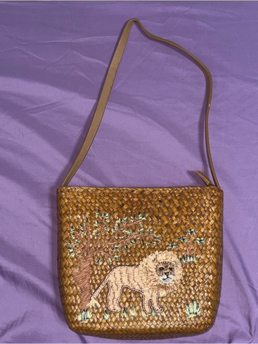 Woven Lion Embroidered Purse